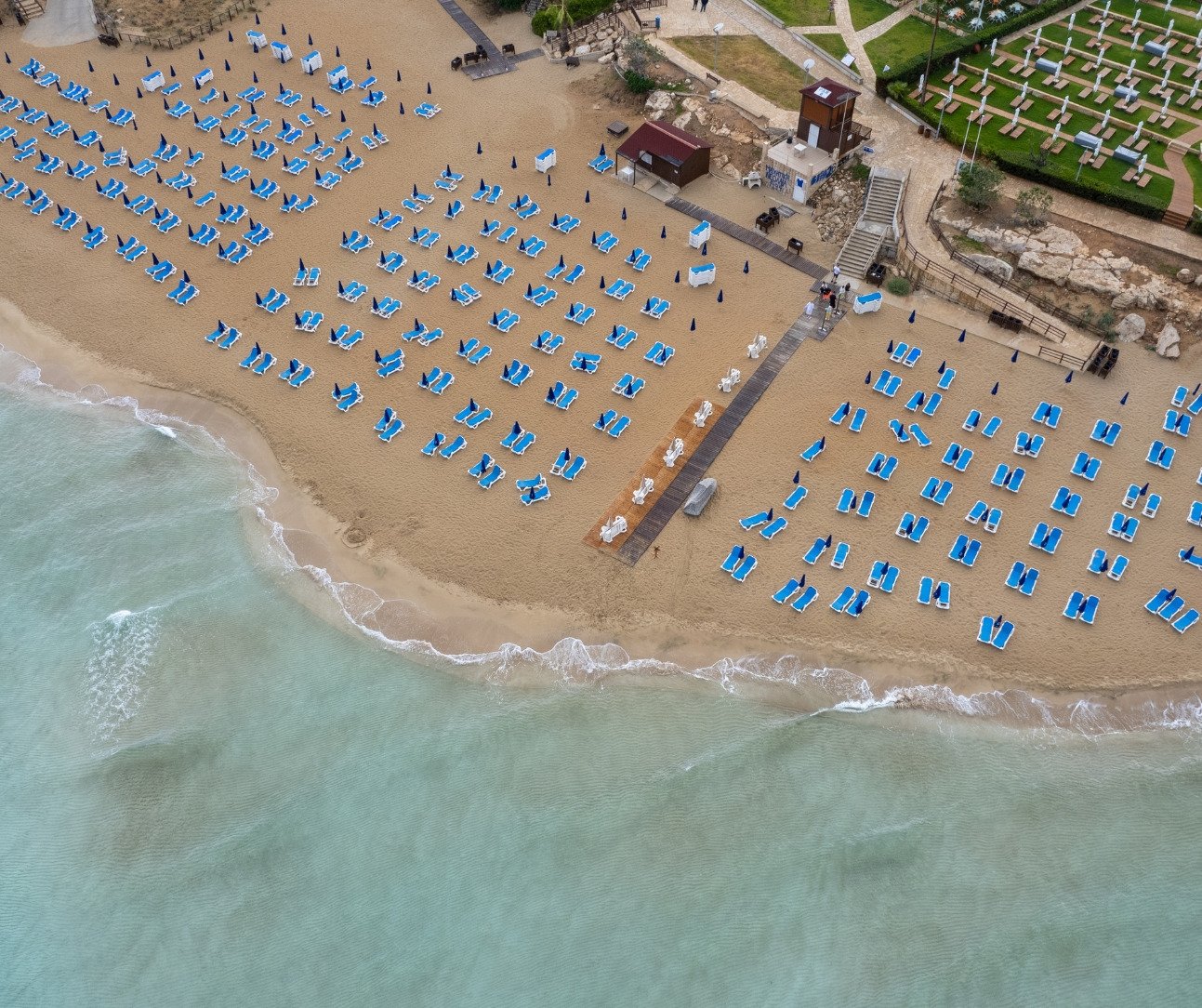 Großes Ferienhaus mit Grundstück und Swimmingpool, 350 m vom Meer entfernt