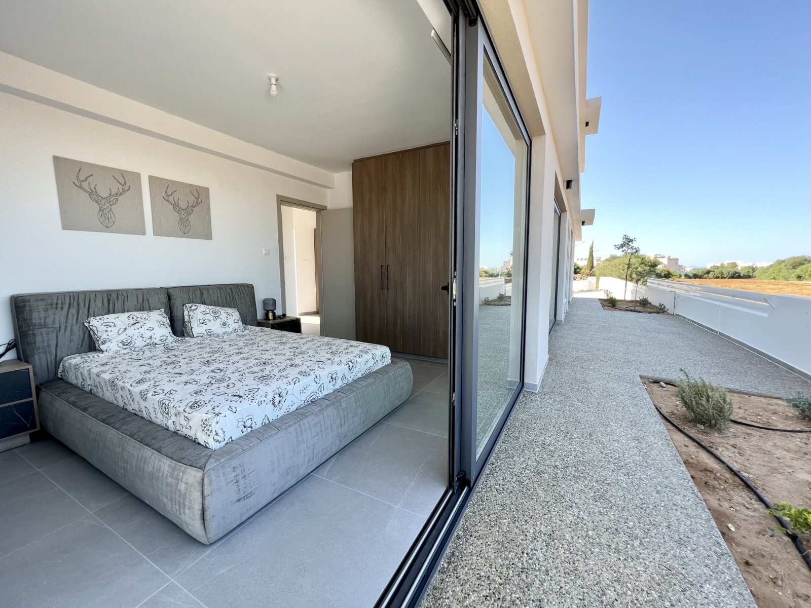 Luxuriöse 3 Zimmer mit großem Garten