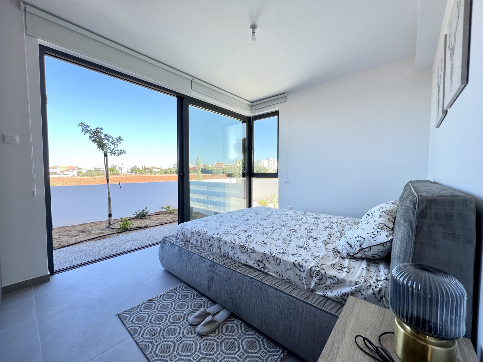 Luxuriöse 3 Zimmer mit großem Garten