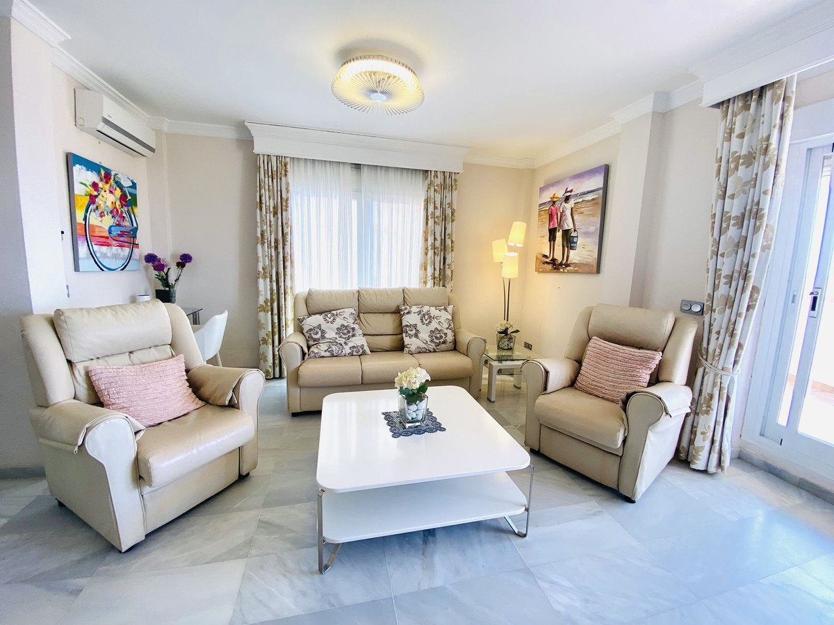 Einzigartiges Stadthaus direkt am Strand von Estepona, Málaga. Ein Traumhaus für anspruchsvolle Käufer!