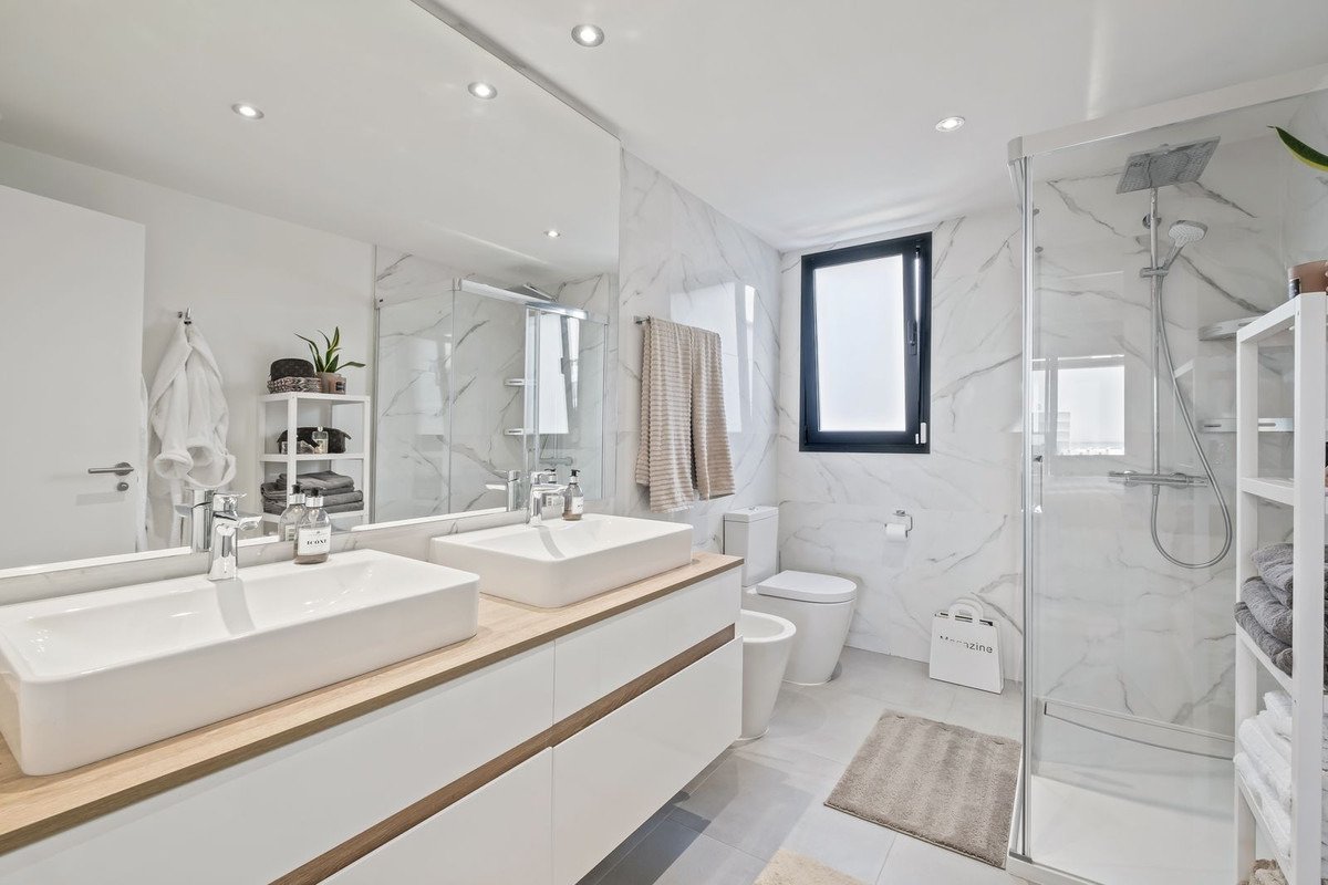 Absoluter Luxus: Duplex-Penthouse mit atemberaubendem Meerblick in Estepona, Costa del Sol