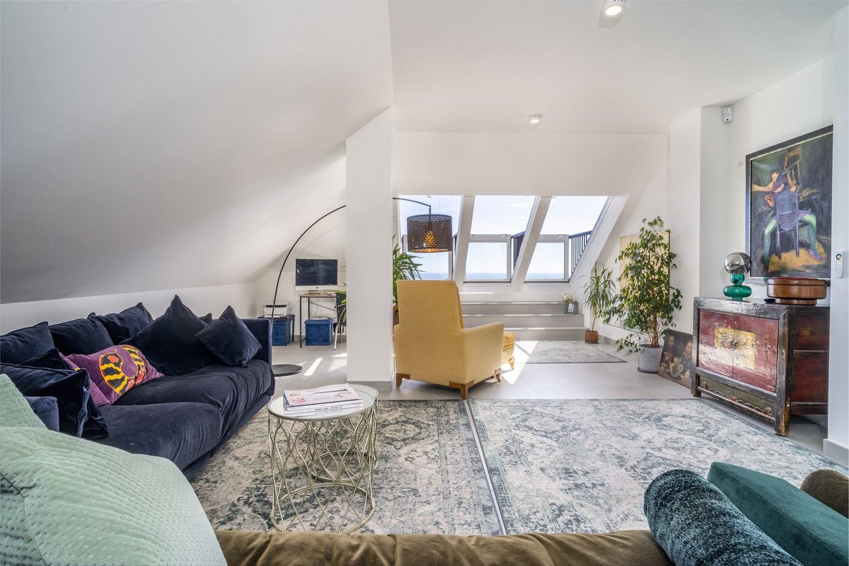 Exklusives, modernes 2-Zimmer-Apartment in Manila mit atemberaubendem Meerblick