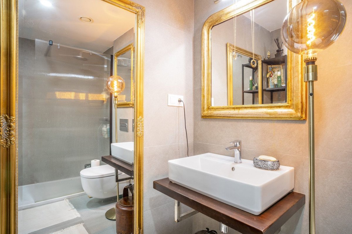 Exklusives, modernes 2-Zimmer-Apartment in Manila mit atemberaubendem Meerblick