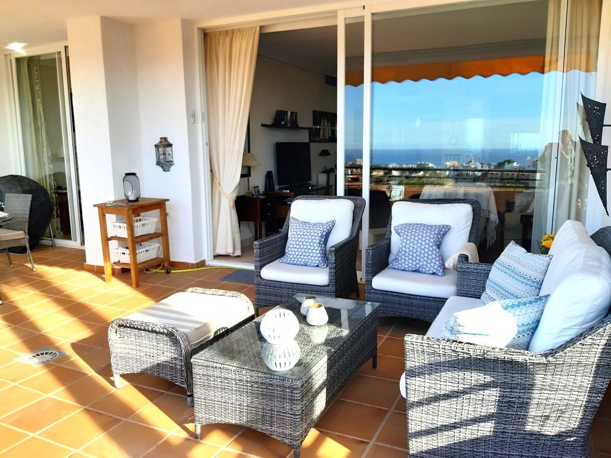 Luxusapartment mit atemberaubendem Meerblick – Golfparadies in Miraflores, Costa del Sol