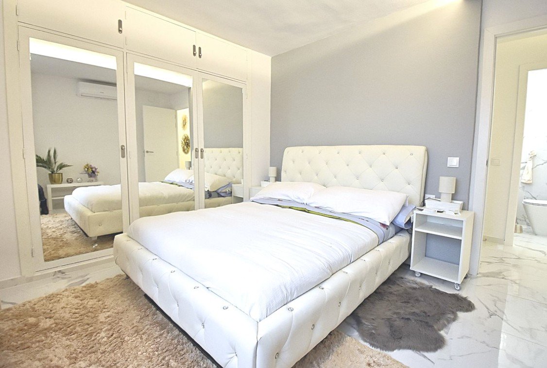 Stilvolles Apartment nur 5 Gehminuten vom Strand entfernt – im Herzen des luxuriösen Marbella!