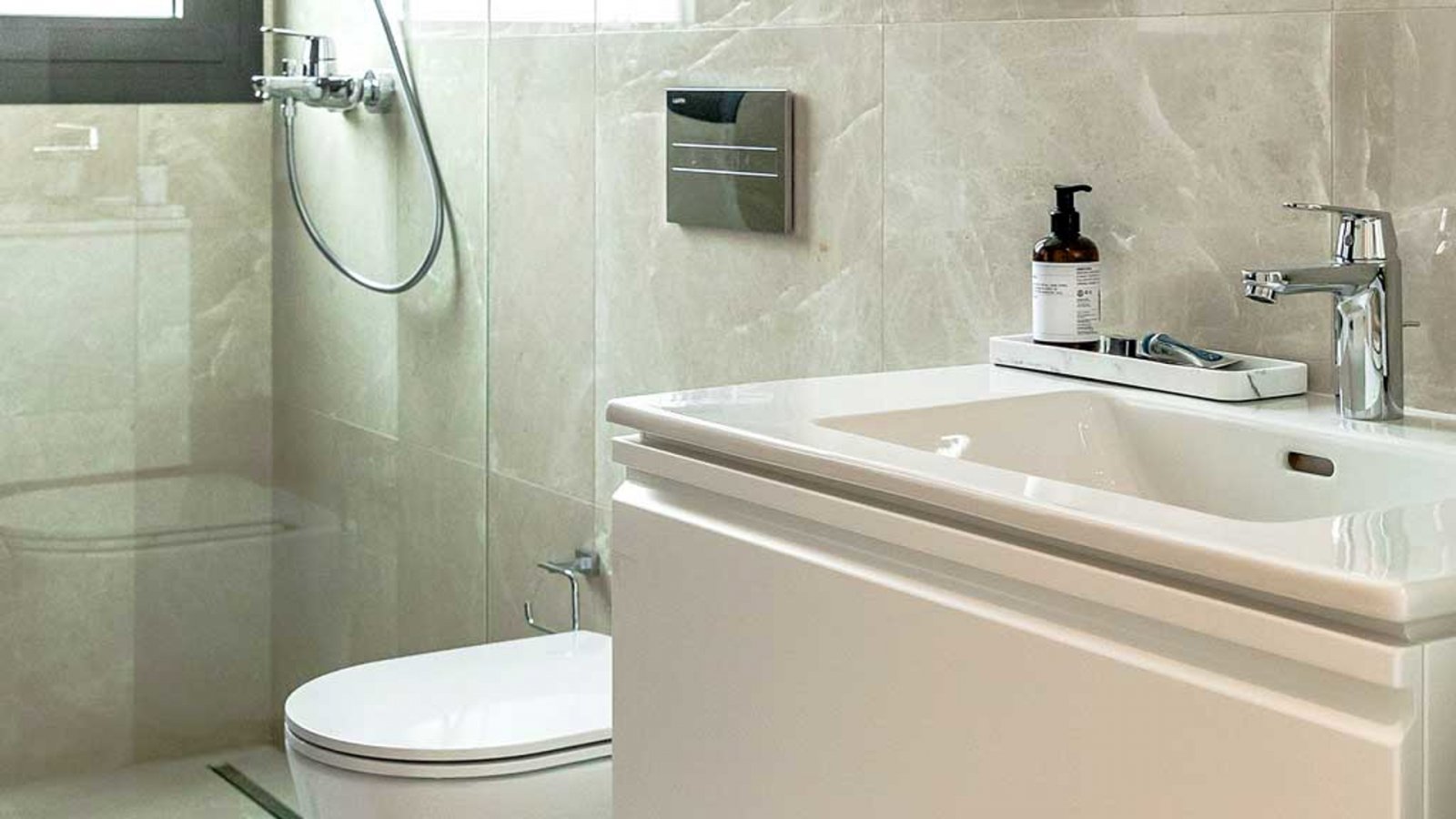 Sonnige Dreizimmerwohnung → Panoramablick aufs Meer, Strände und Zentrum fußläufig erreichbar → Paphos