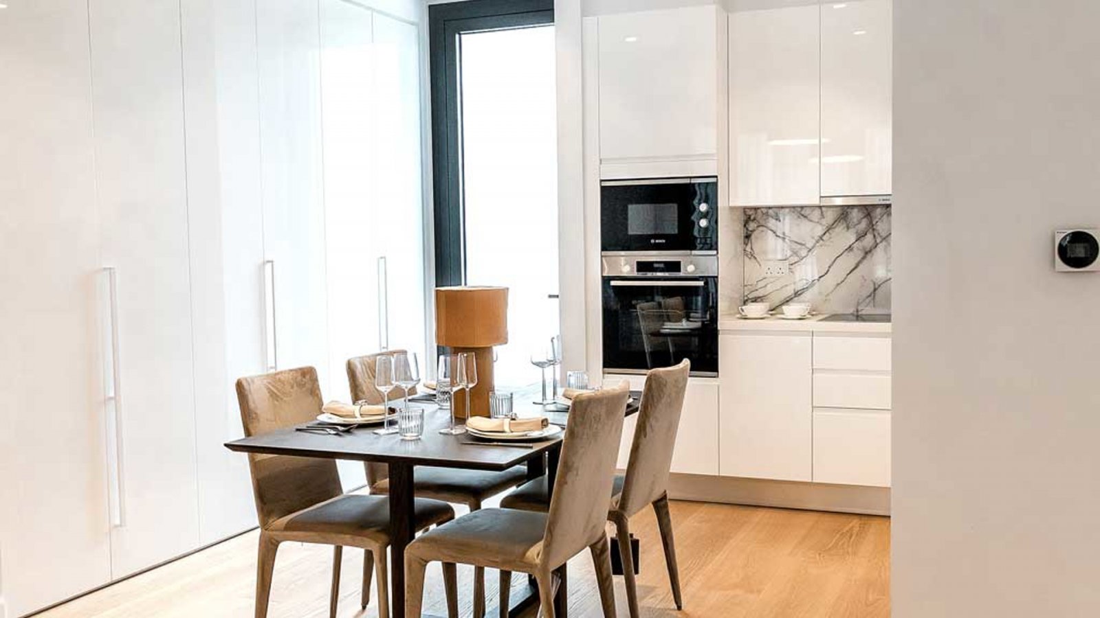 Modernes Apartment mit zwei Schlafzimmern → in Strandnähe und nahe der Altstadt, Meerblick → Paphos