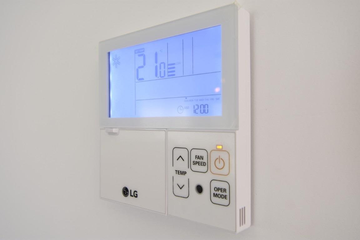 Elegantes Apartment mit geräumiger Terrasse in ruhiger, grüner Lage – San Miguel de Salinas