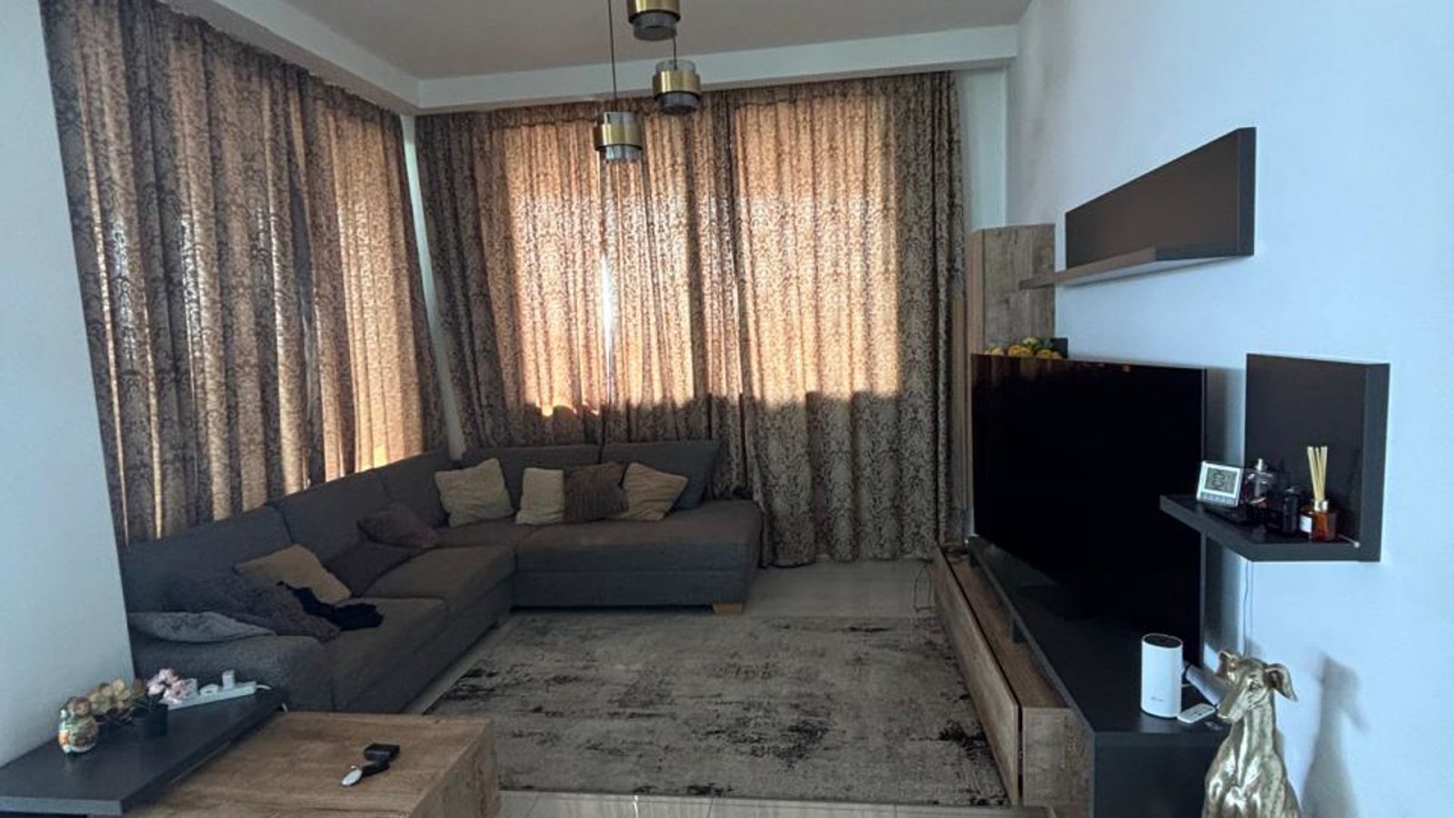 Luxuriöses Apartment mit vier Schlafzimmern → nur wenige Gehminuten vom Strand entfernt → Limassol