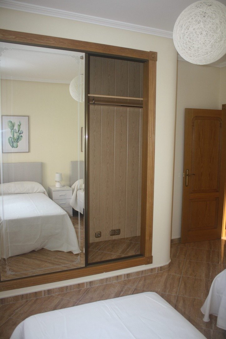 Elegante Villa mit Pool in der Nähe von Salzwasserlagunen und Stränden, Torrevieja