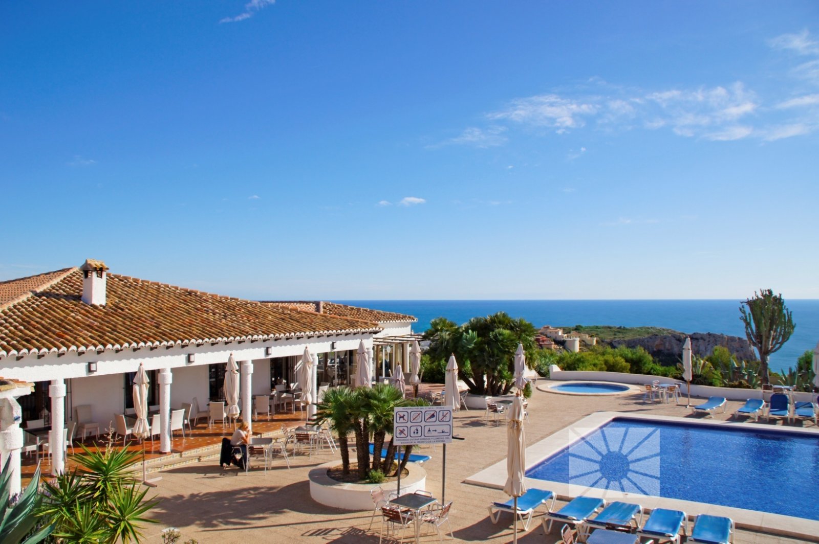 Luxusvilla → 1 km vom Meer entfernt, privater Pool → Benitachell