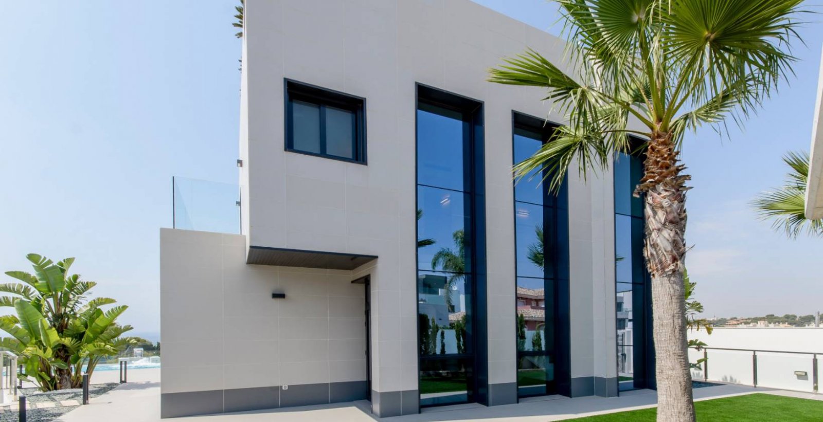 Exklusive Villen → 300 m vom Meer entfernt, privater Pool und Garage → Orihuela