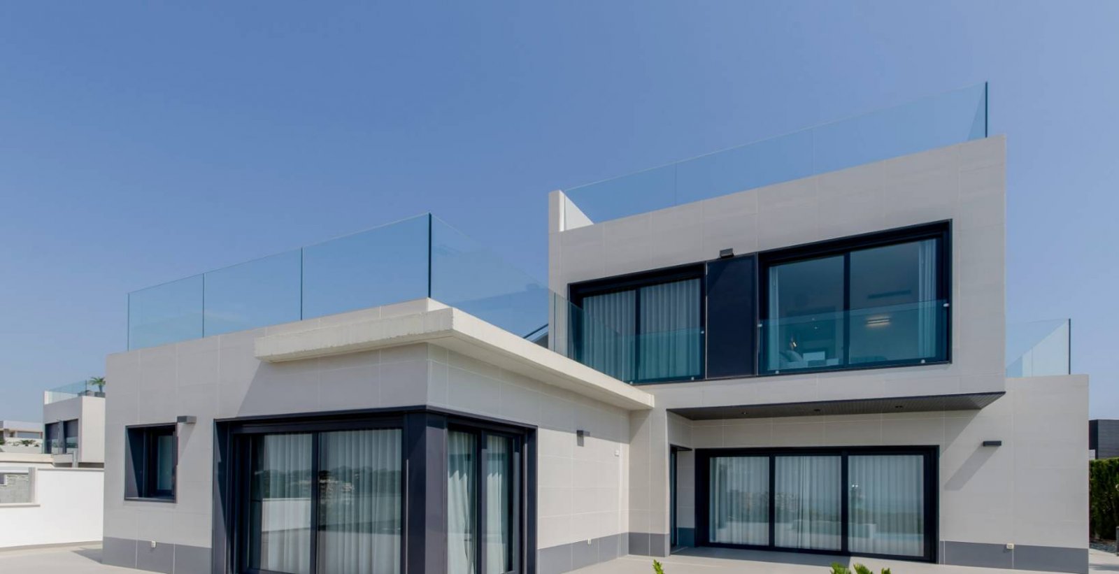 Exklusive Villen → 300 m vom Meer entfernt, privater Pool und Garage → Orihuela