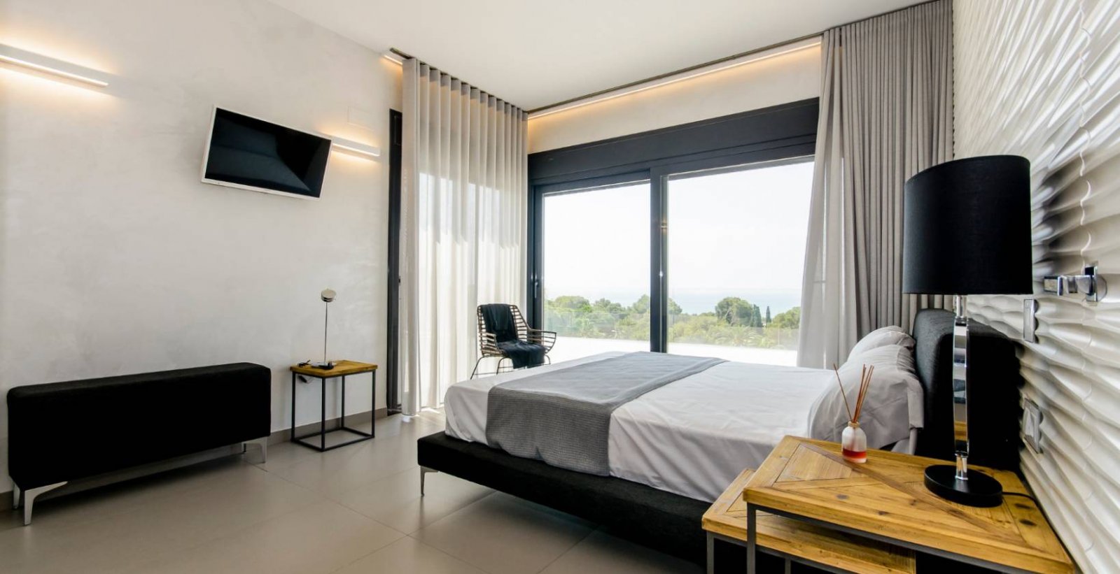 Exklusive Villen → 300 m vom Meer entfernt, privater Pool und Garage → Orihuela