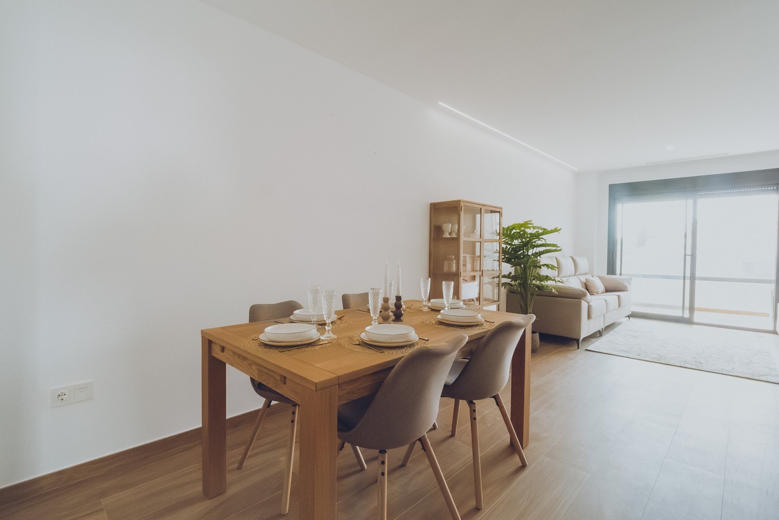 Exklusive Apartments und Penthäuser → private Terrassen, Garagen und ruhige Umgebung → Redován