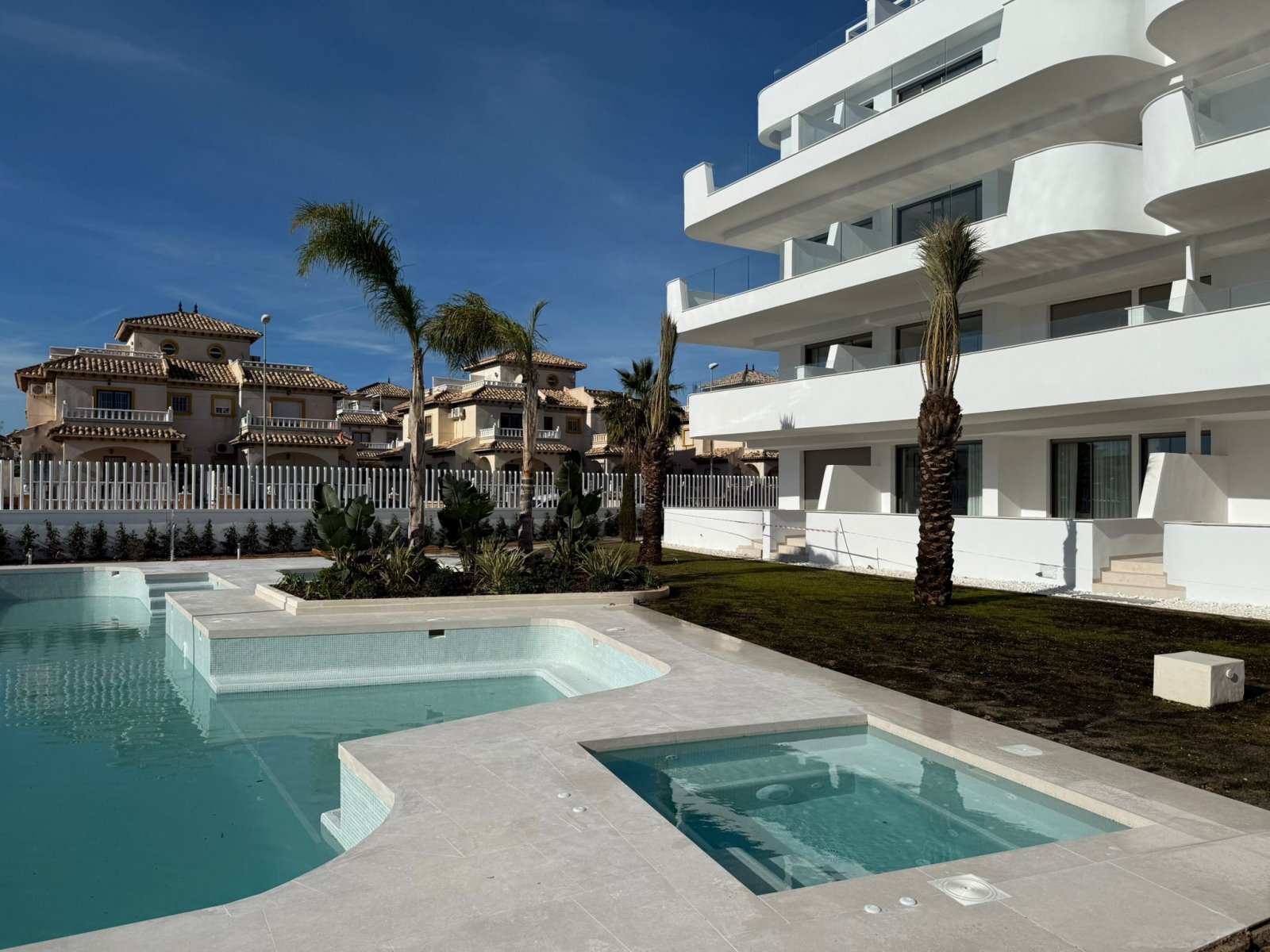 Moderne Apartments, 1,5 km vom Meer entfernt, Cabo Roig