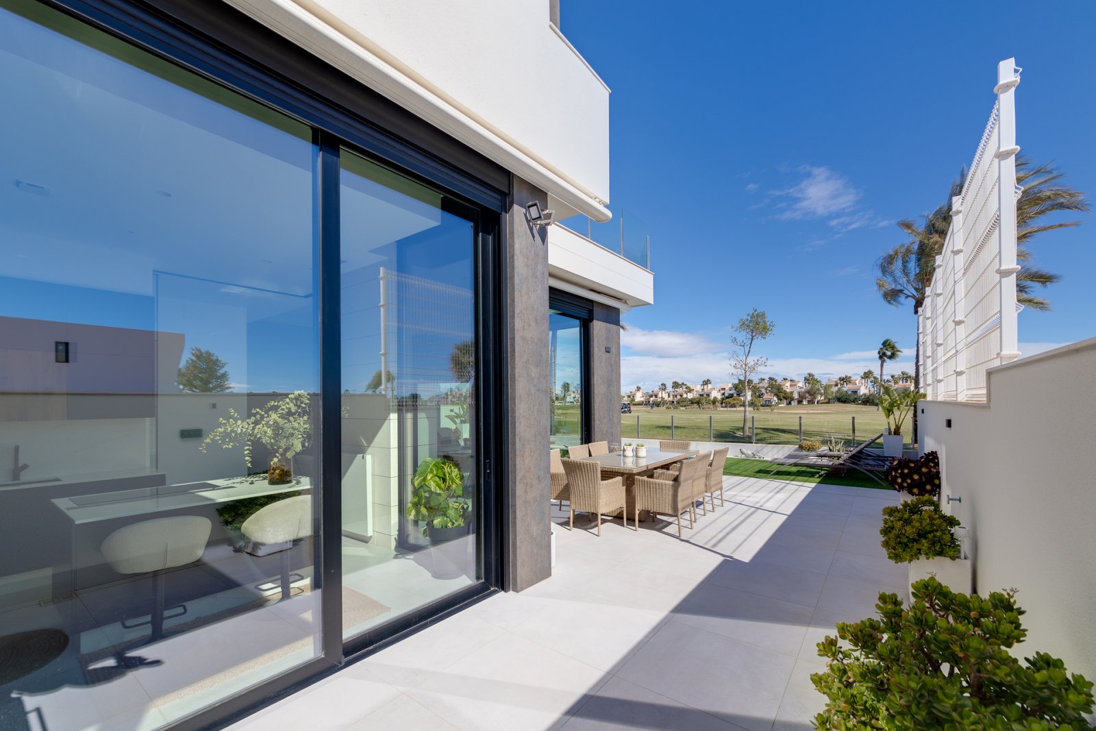 Modernes Einfamilienhaus mit Pool und Garten, in der Nähe des Golfplatzes Pilar de la Horadada