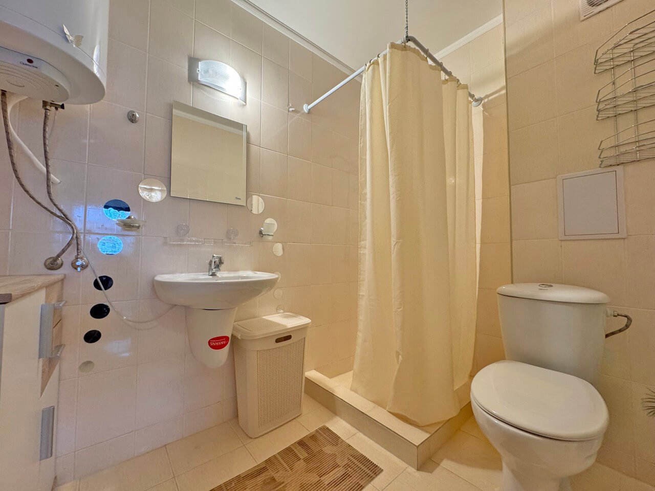 Zweizimmerwohnung mit Blick auf den Pool im Komplex Diamond Bay, Sonnenstrand, Bulgarien.