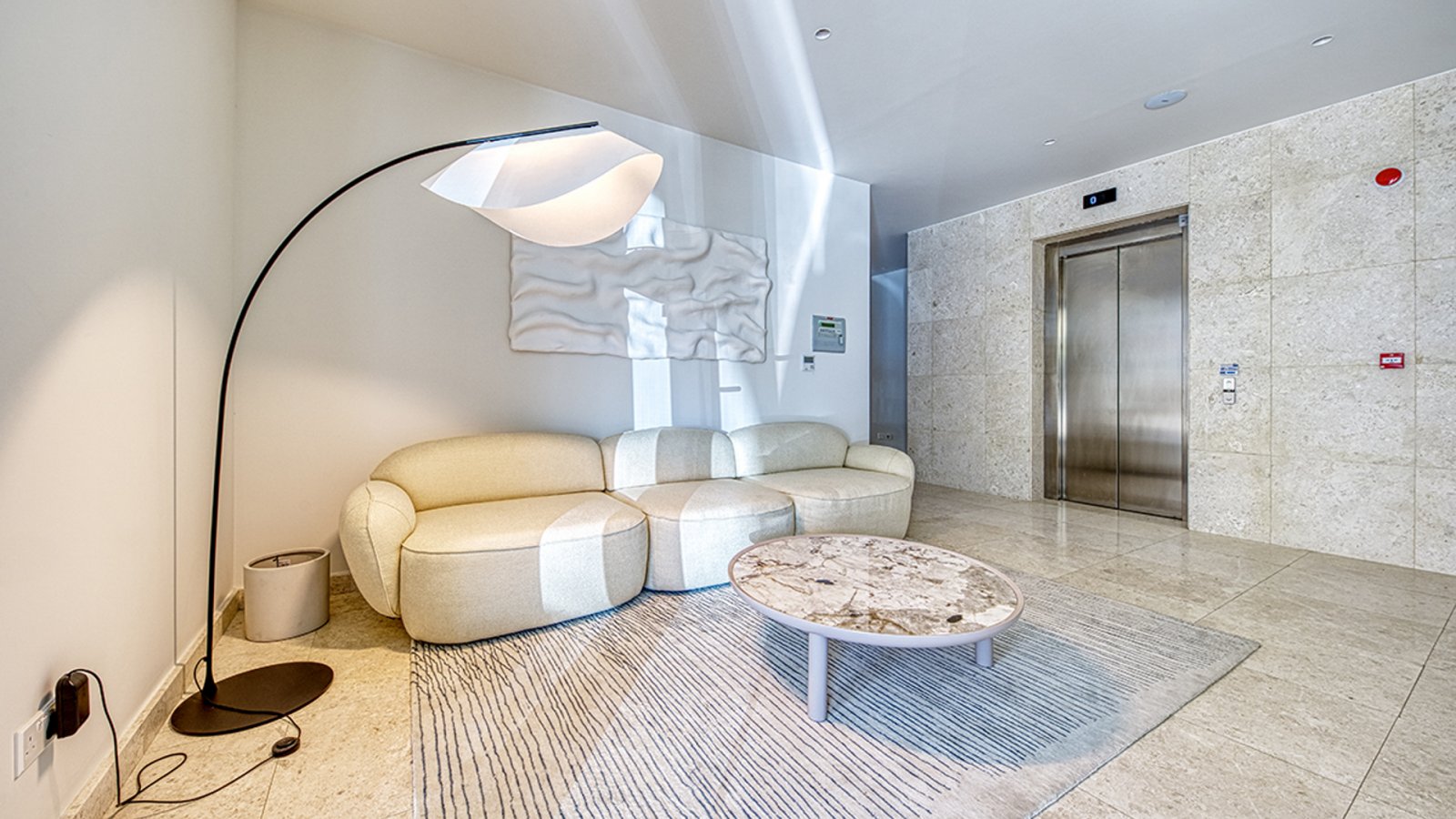 Luxuriöses Apartment mit zwei Schlafzimmern, Pool und Meerblick, Limassol