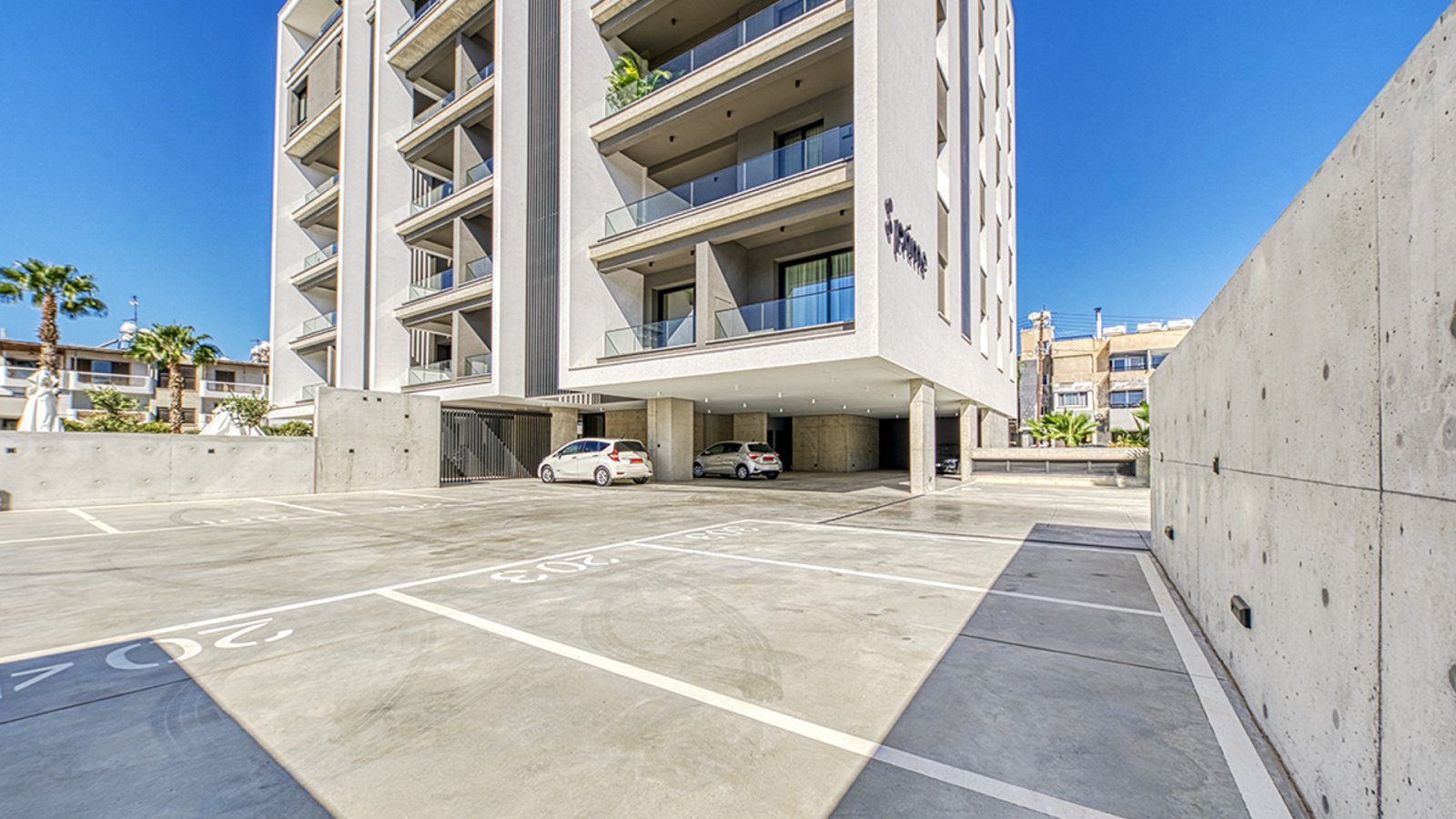 Luxuriöses Apartment mit zwei Schlafzimmern, Pool und Meerblick, Limassol