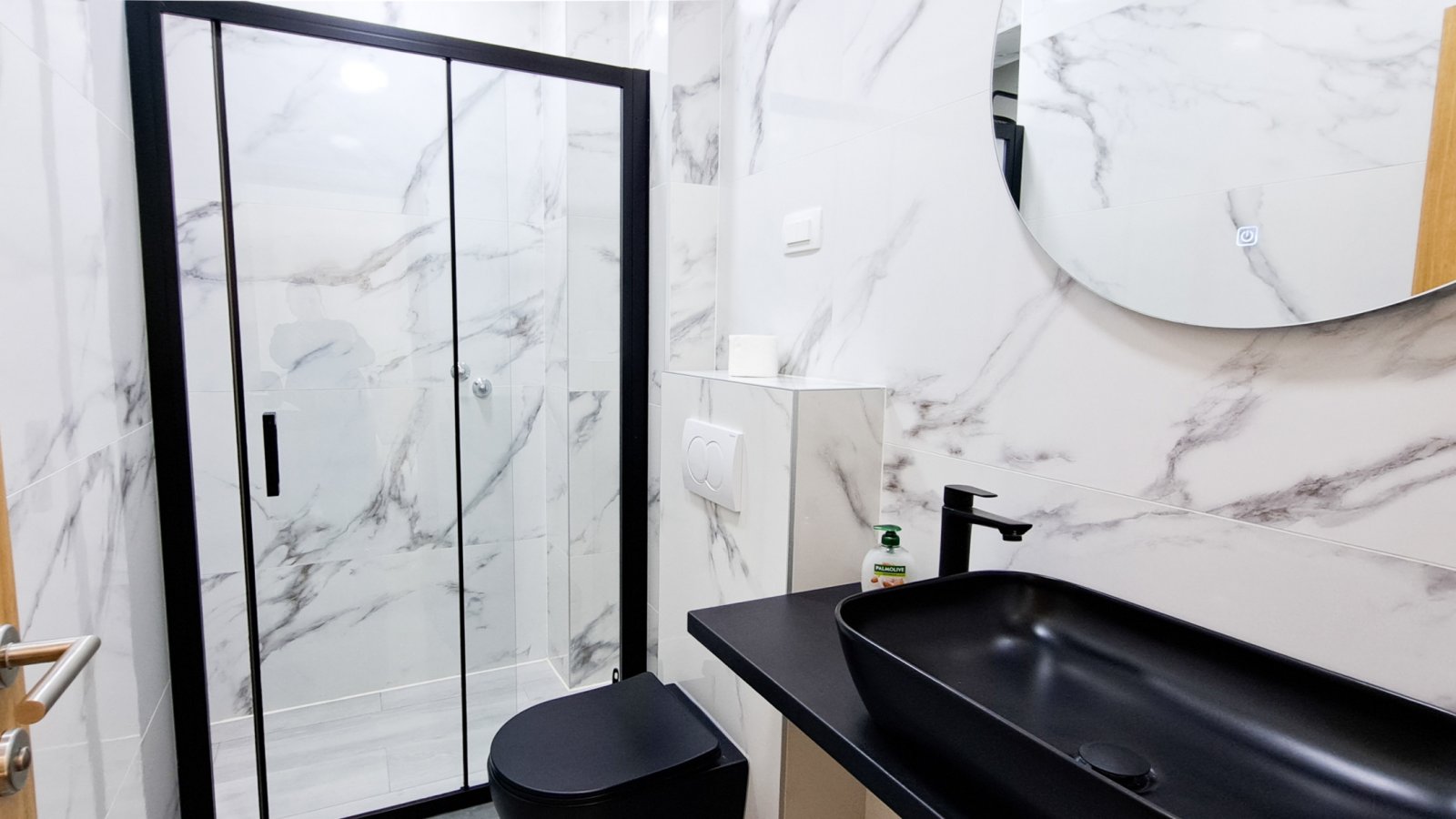 Zwei sonnige Apartments mit direktem Strandzugang und Garten auf der Insel Vir