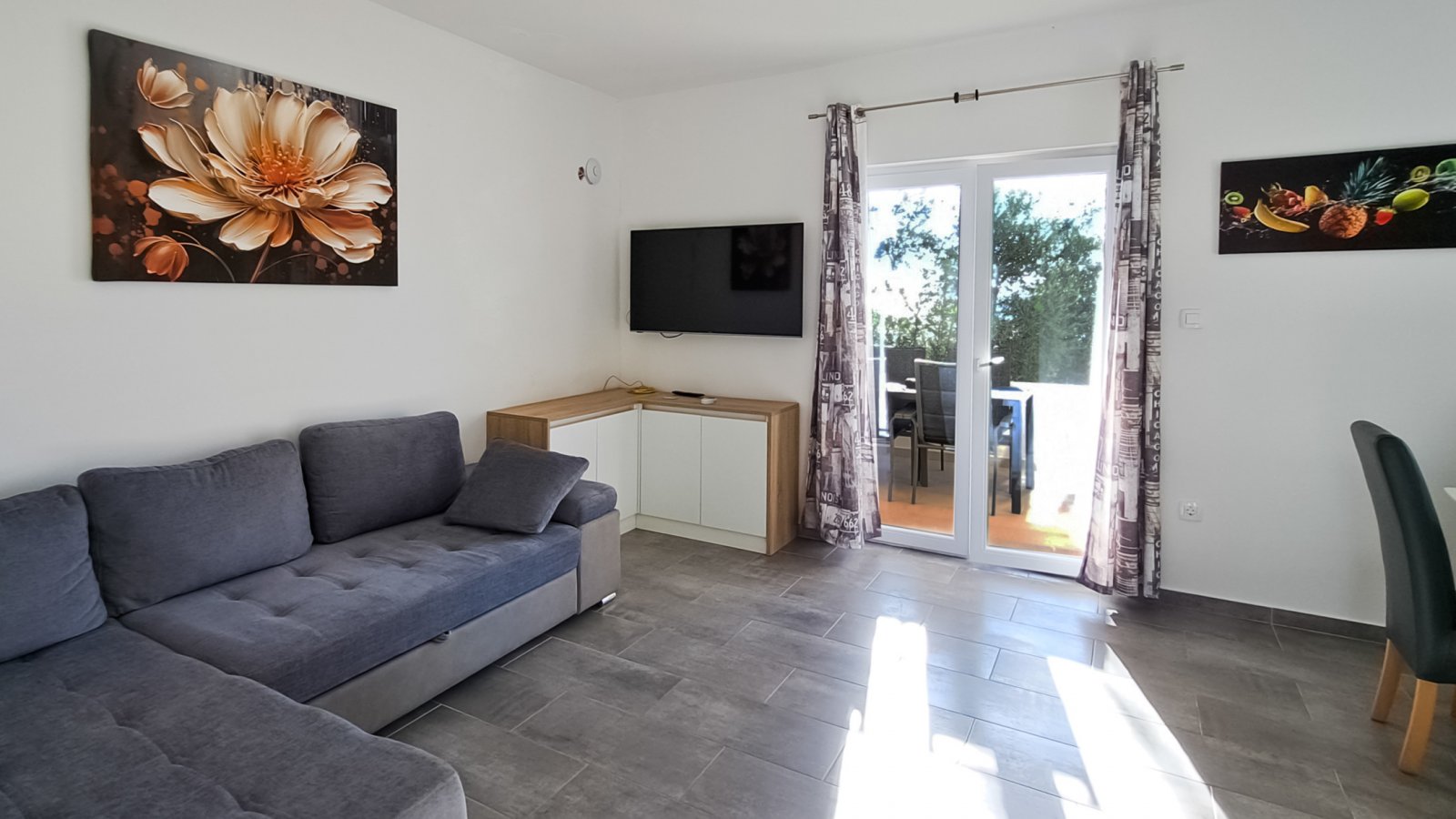 Zwei sonnige Apartments mit direktem Strandzugang und Garten auf der Insel Vir