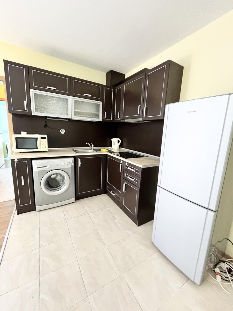 1-Bedroom Apartment with Terrace and Pool near the Beach – Pomorie