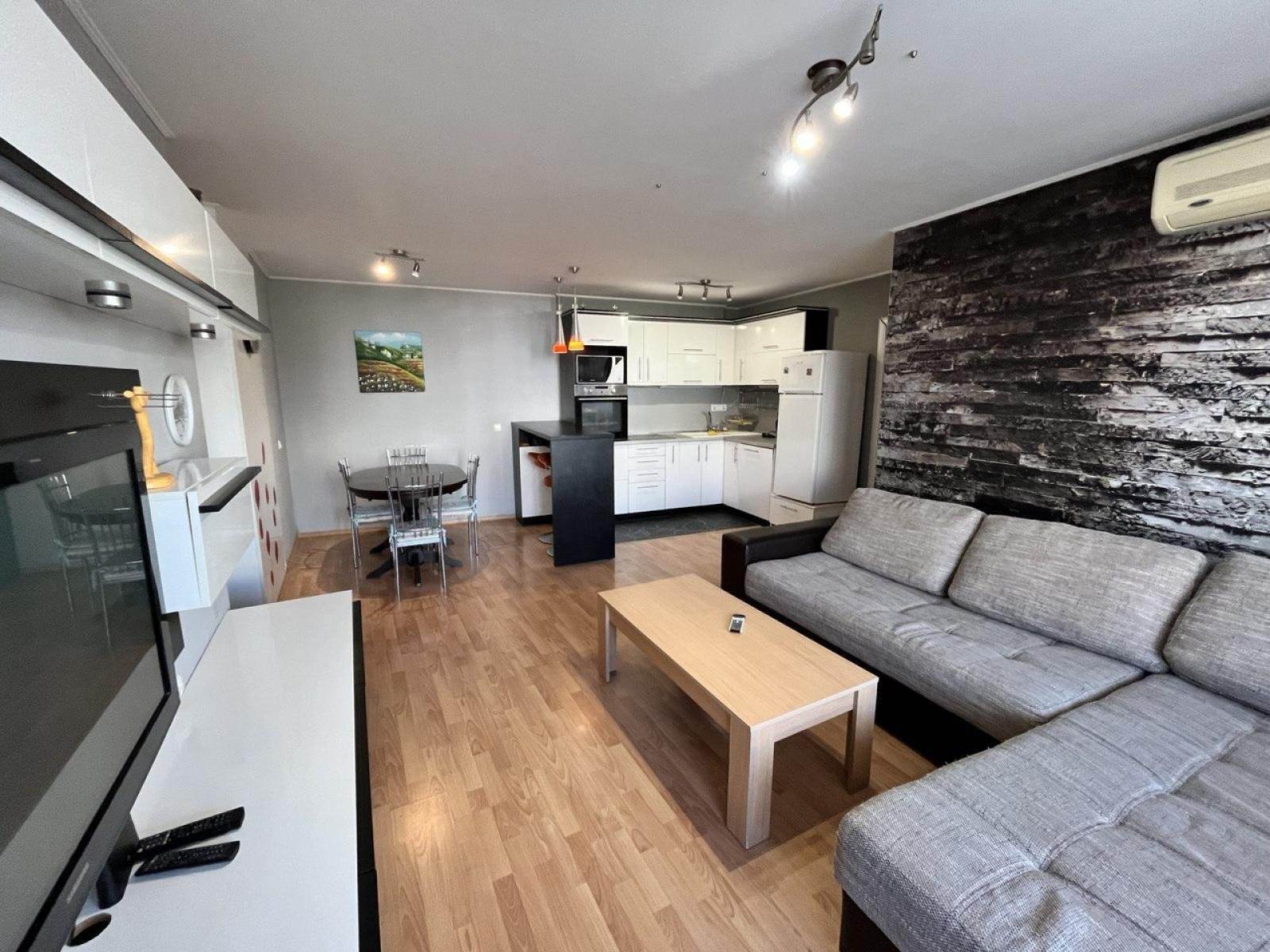 Burgas: Große 3-Zimmer-Wohnung mit Meerblick | Erste Linie | Marina Fort Beach, Sveti Vlas 