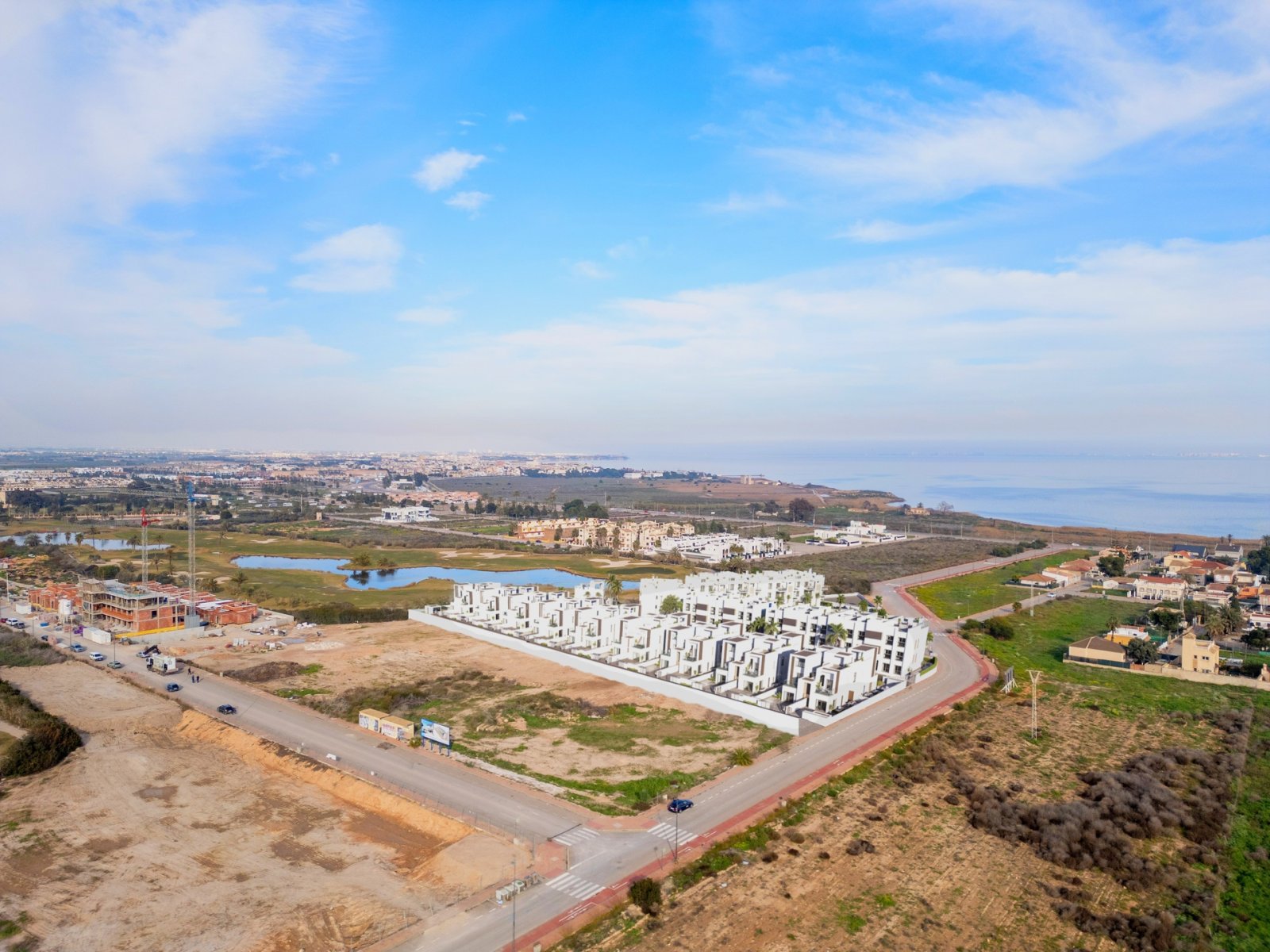 Exklusives Stadthaus, 300 m vom Meer und 1 km vom Golfplatz entfernt, Los Alcázares