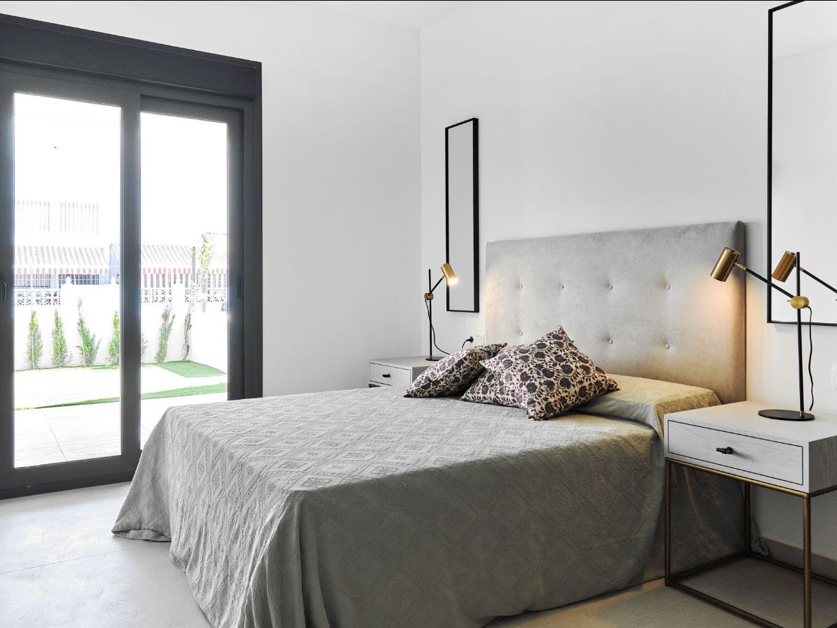 Sonniger Bungalow mit Solarium, 600 m vom Meer entfernt, Torrevieja