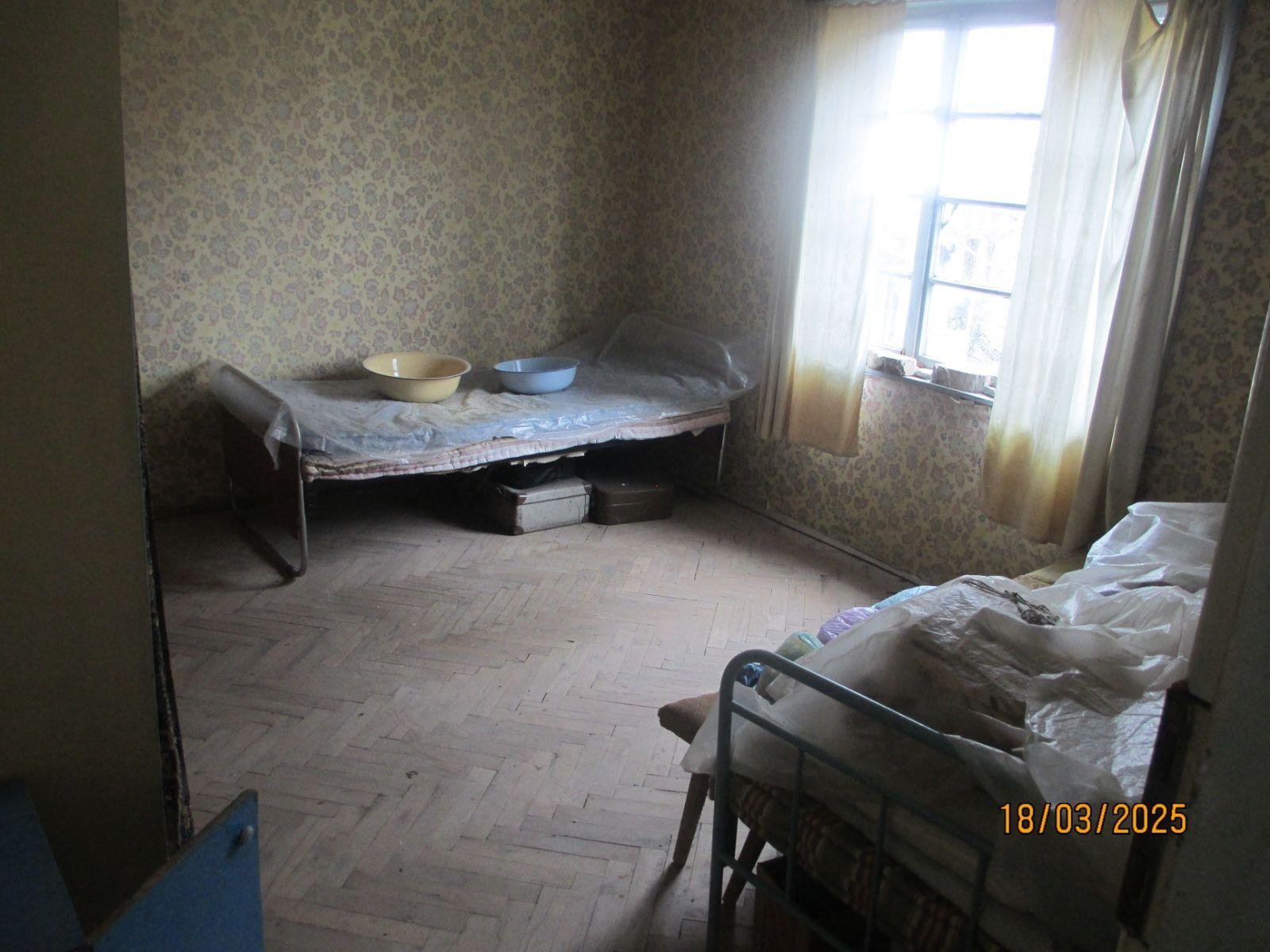 House with 300 m² Land Near the Center