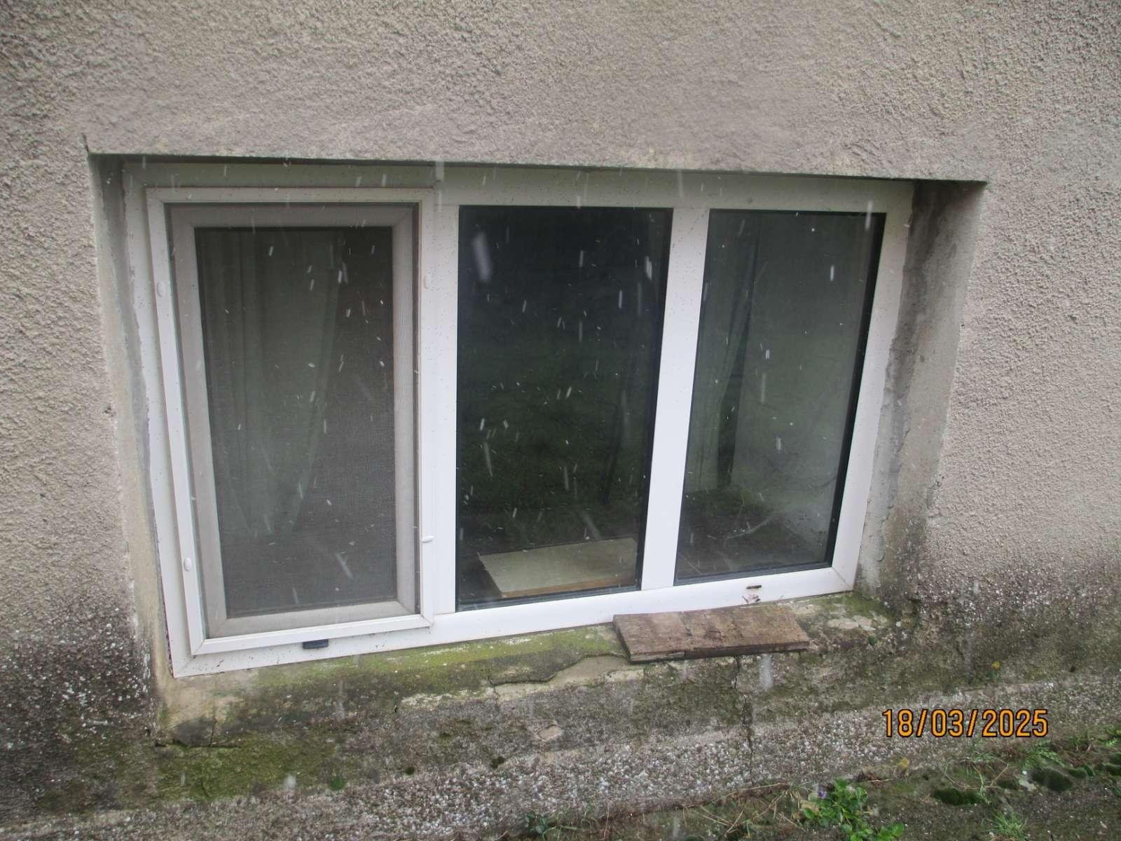 House with 300 m² Land Near the Center