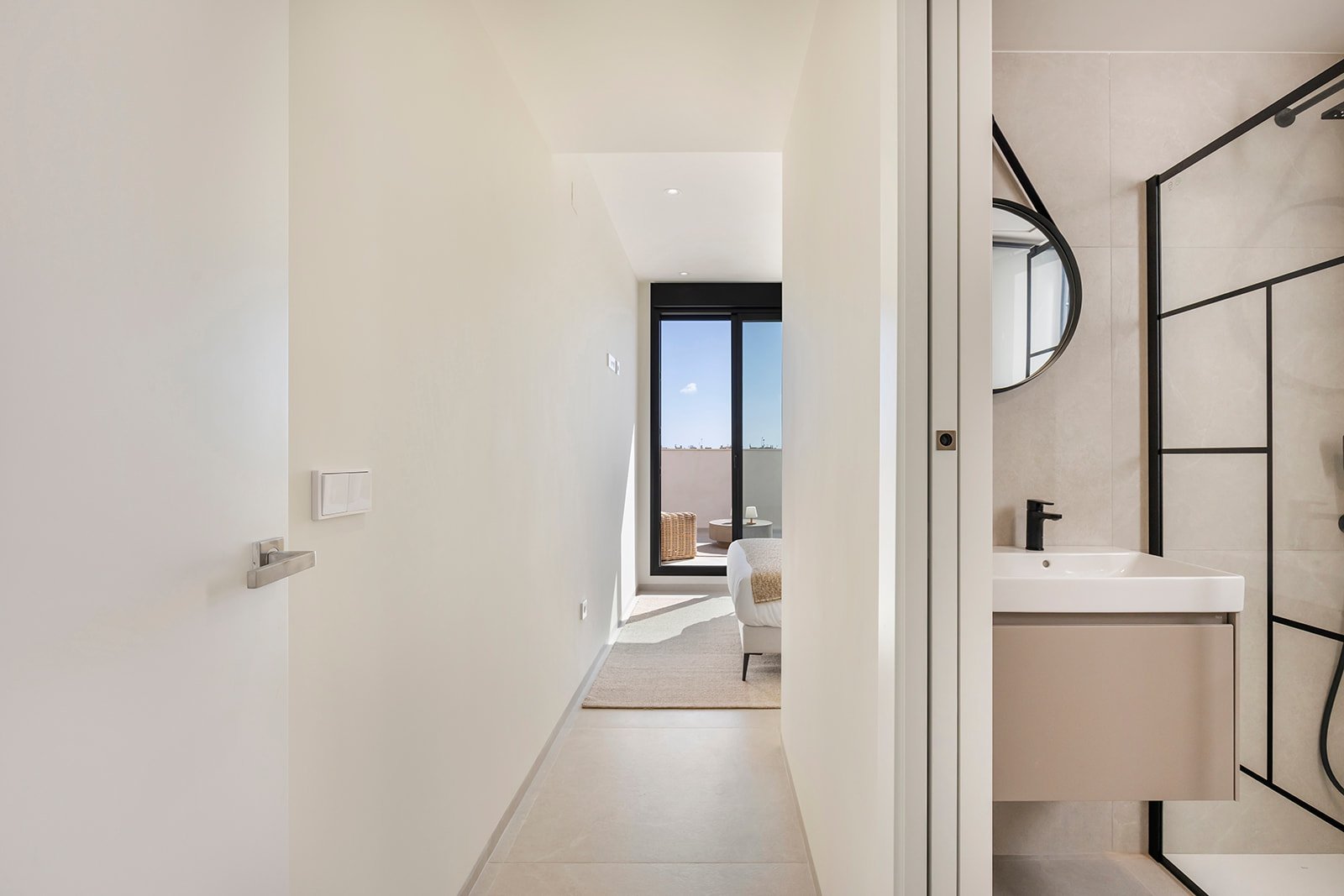 Modernes, freistehendes Ferienhaus mit privatem Pool und Garten, 2 km vom Meer entfernt, Los Alcázares