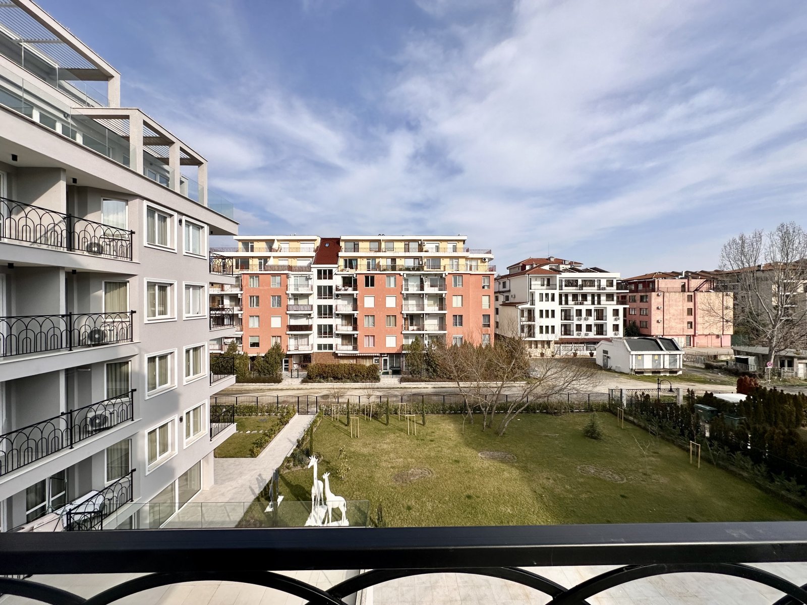 2 Zimmer Wohnung im neuen Luxus Komplex Jadore Secret Garden Sonnenstrand Bulgarien