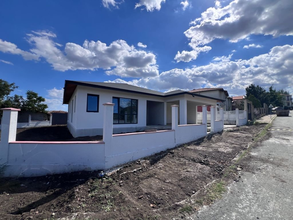 Bungalow in Rohbauzustand in Alexandrovo Bulgarien