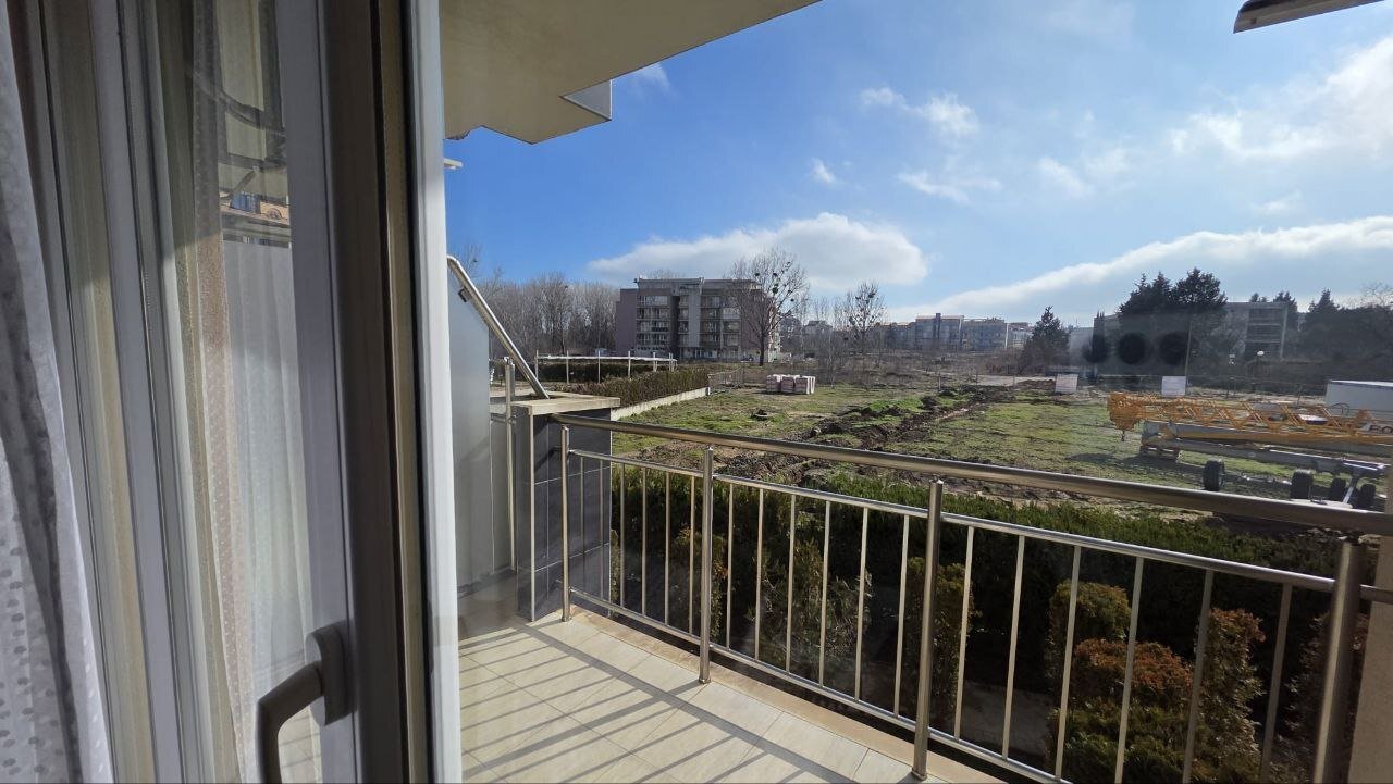 Drei-Zimmer-Wohnung mit Poolblick in der Wohnanlage VIP Vision, Sonnenstrand, Bulgarien