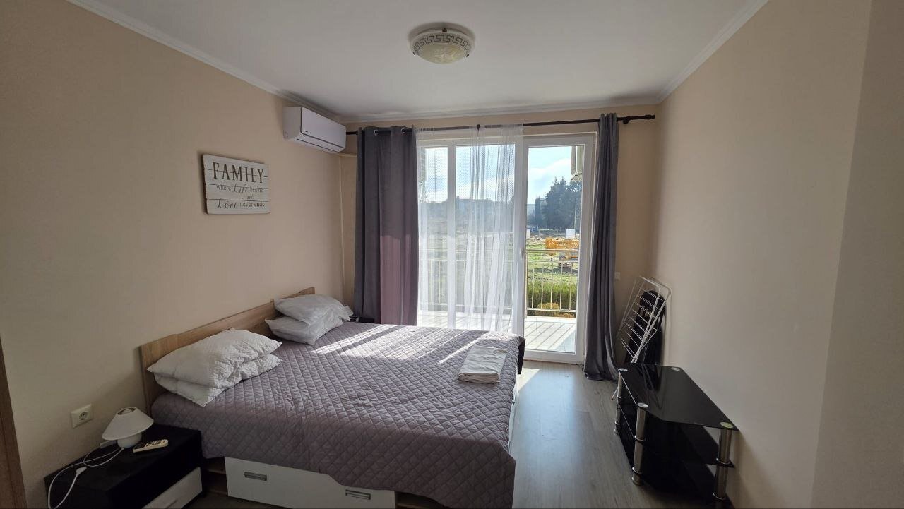 Drei-Zimmer-Wohnung mit Poolblick in der Wohnanlage VIP Vision, Sonnenstrand, Bulgarien