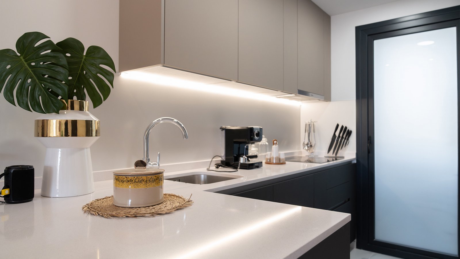 Luxuriöses Duplex-Penthouse mit offener Dachterrasse und Meerblick in Benidorm