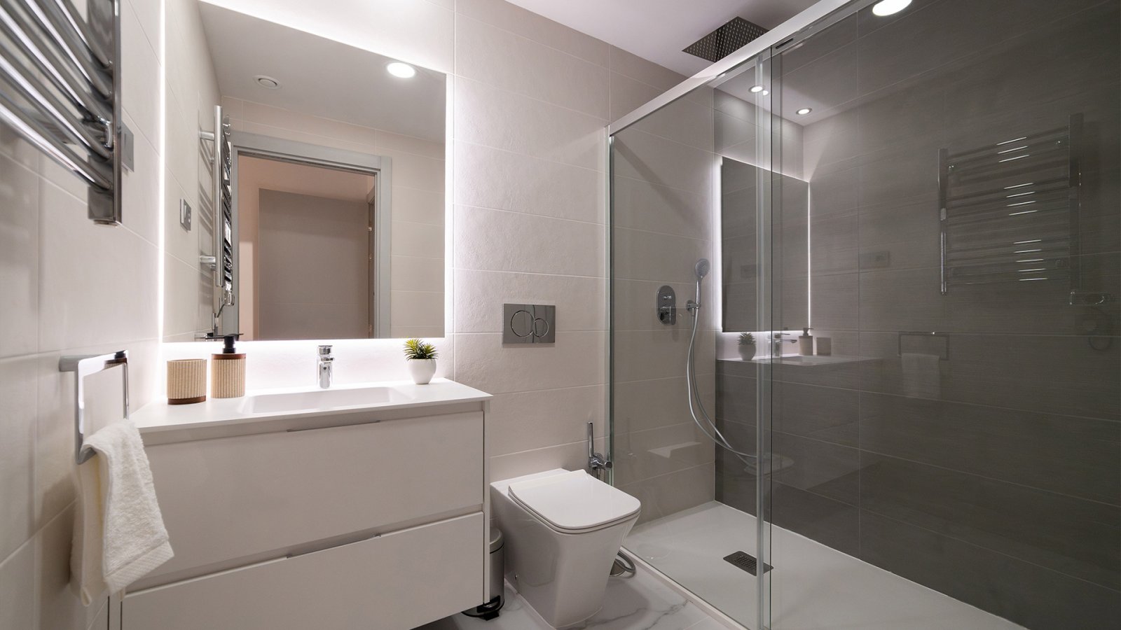 Luxuriöses Duplex-Penthouse mit offener Dachterrasse und Meerblick in Benidorm