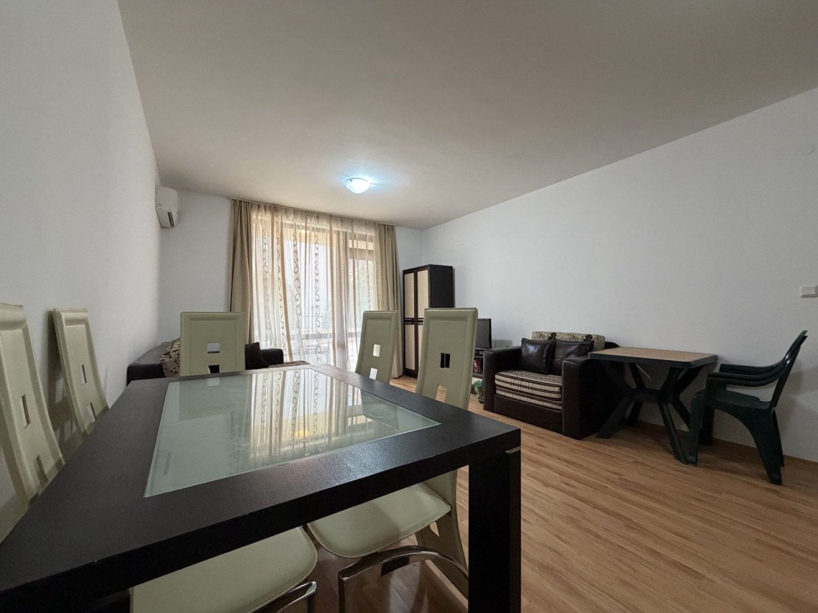 Ein Apartment mit einem Schlafzimmer im Komplex Siana, Sweti Wlas.