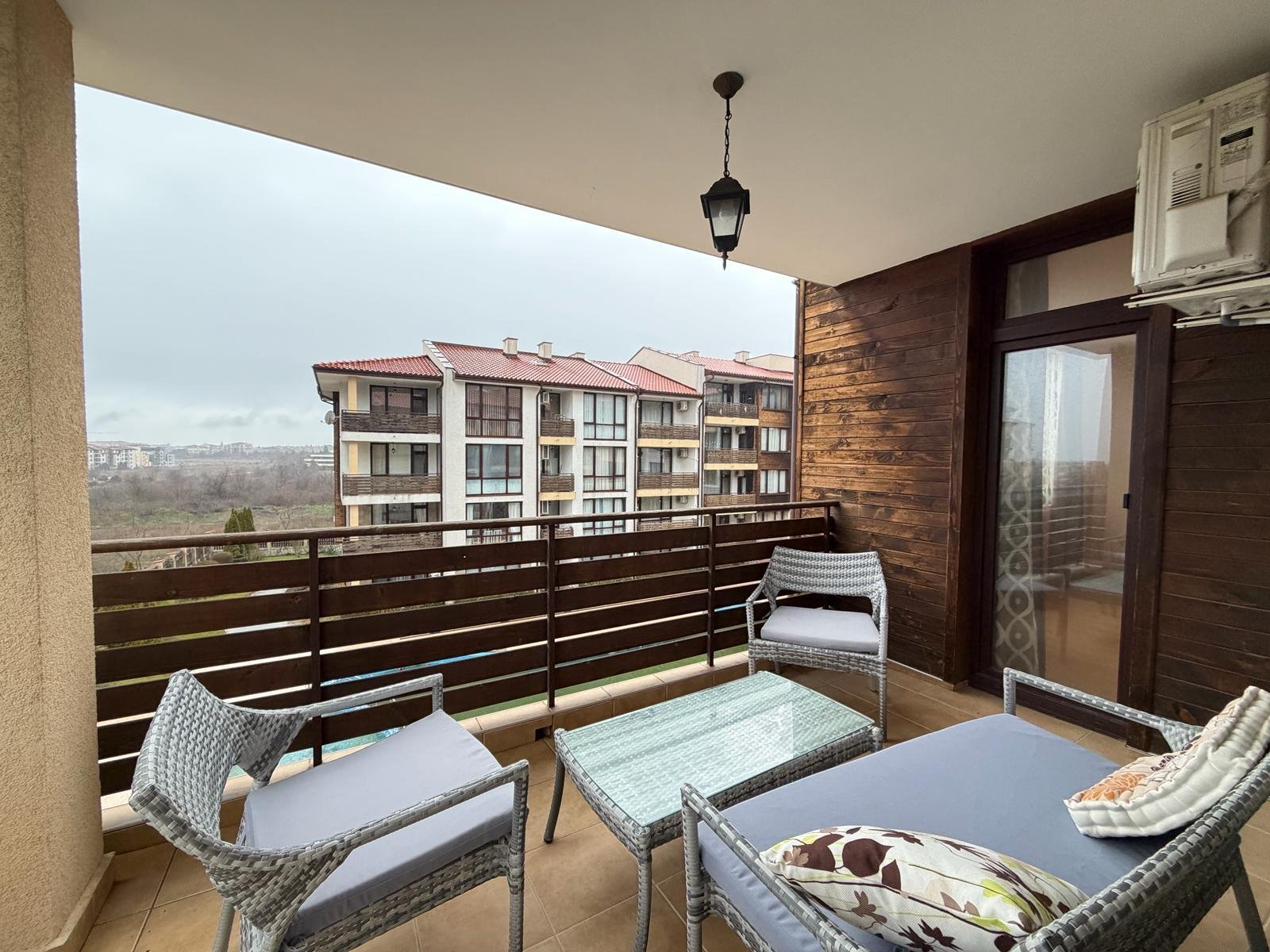 Dreizimmerwohnung mit Poolblick in der Anlage Viyana, Nessebar, Bulgarien