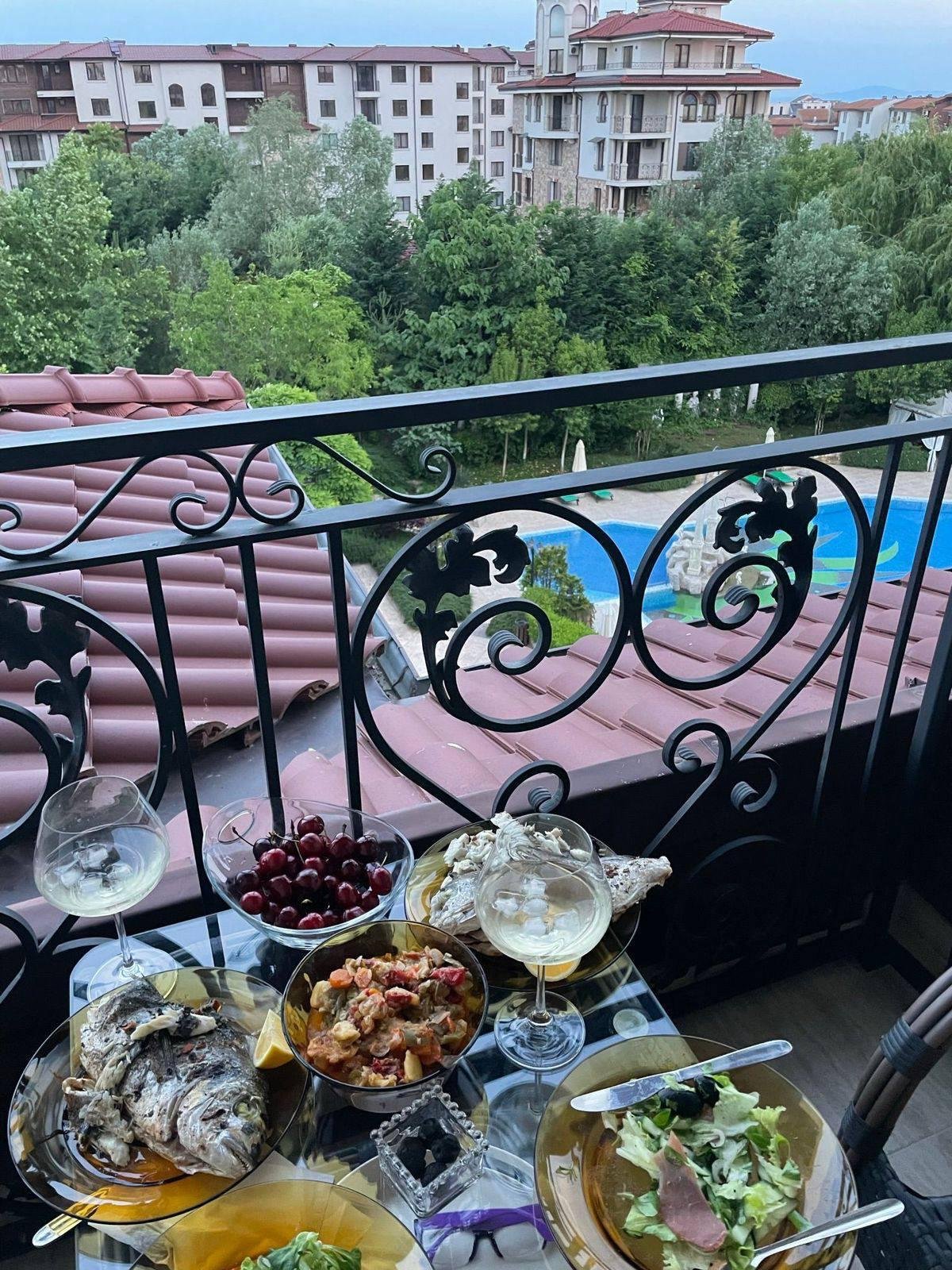 Zweizimmerwohnung mit Poolblick in der Anlage Esteban, Nessebar, Bulgarien