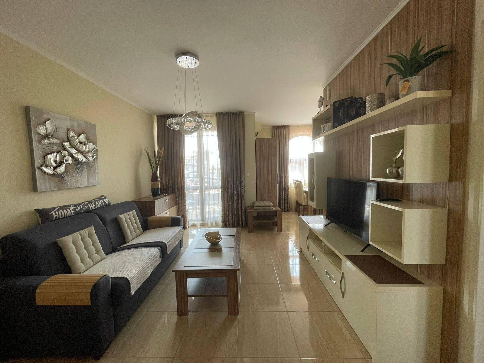 Zweizimmerwohnung mit Poolblick in der Anlage Esteban, Nessebar, Bulgarien