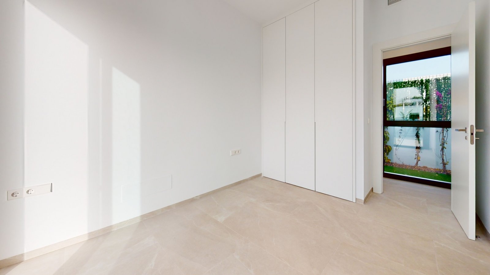 Exklusive freistehende Häuser mit privatem Pool, 2 km vom Meer entfernt, Los Alcázares