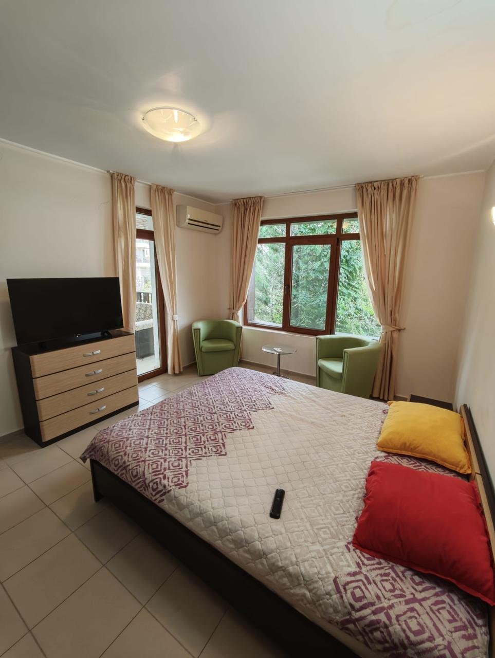 Ein zweistöckiges Haus mit Meerblick in Kosharitza, Bulgarien