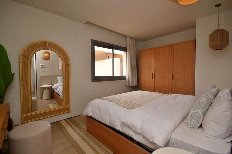 Exklusive freistehende Villa nur wenige Schritte vom Strand entfernt | 2 Schlafzimmer | 138 m² | bezugsfertig