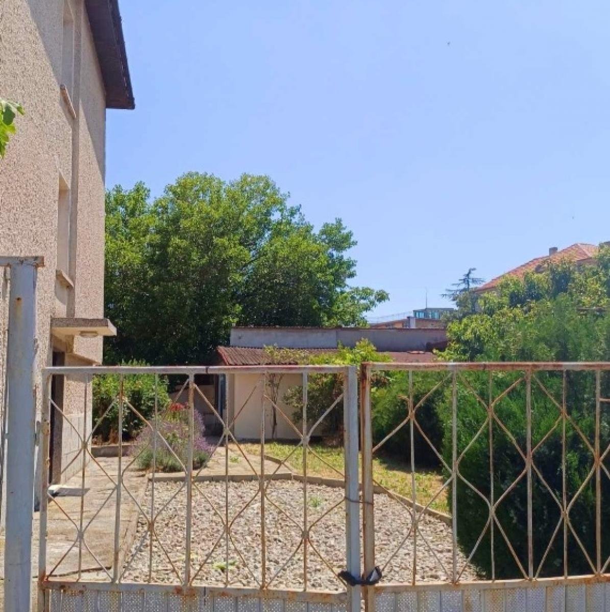 Large Investment House near the Beach in Chernomorets | 210 m² | €201,600