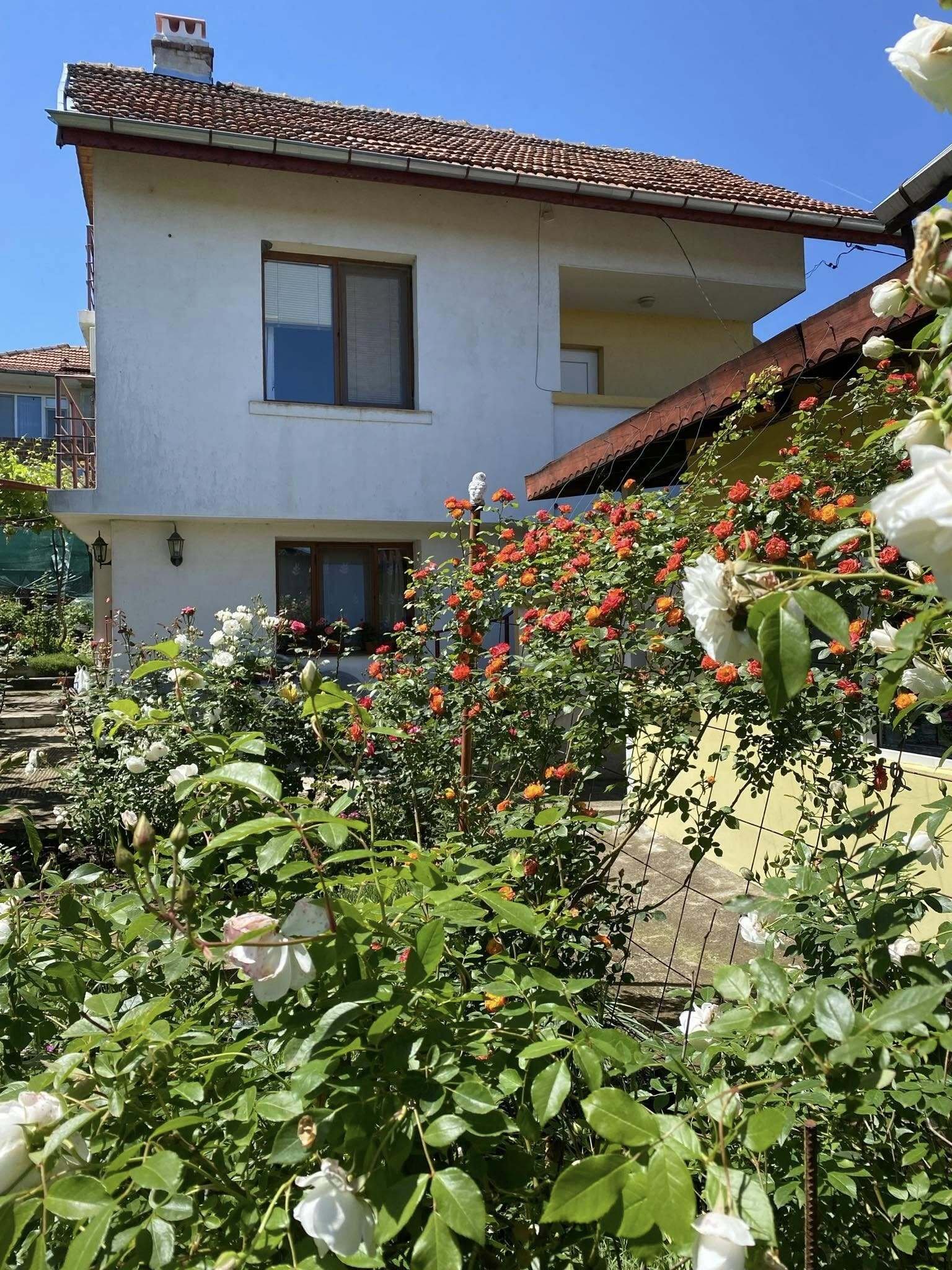 Einfamilienhaus mit Schuppen und Solarpanele Izvor Region Burgas Bulgarien