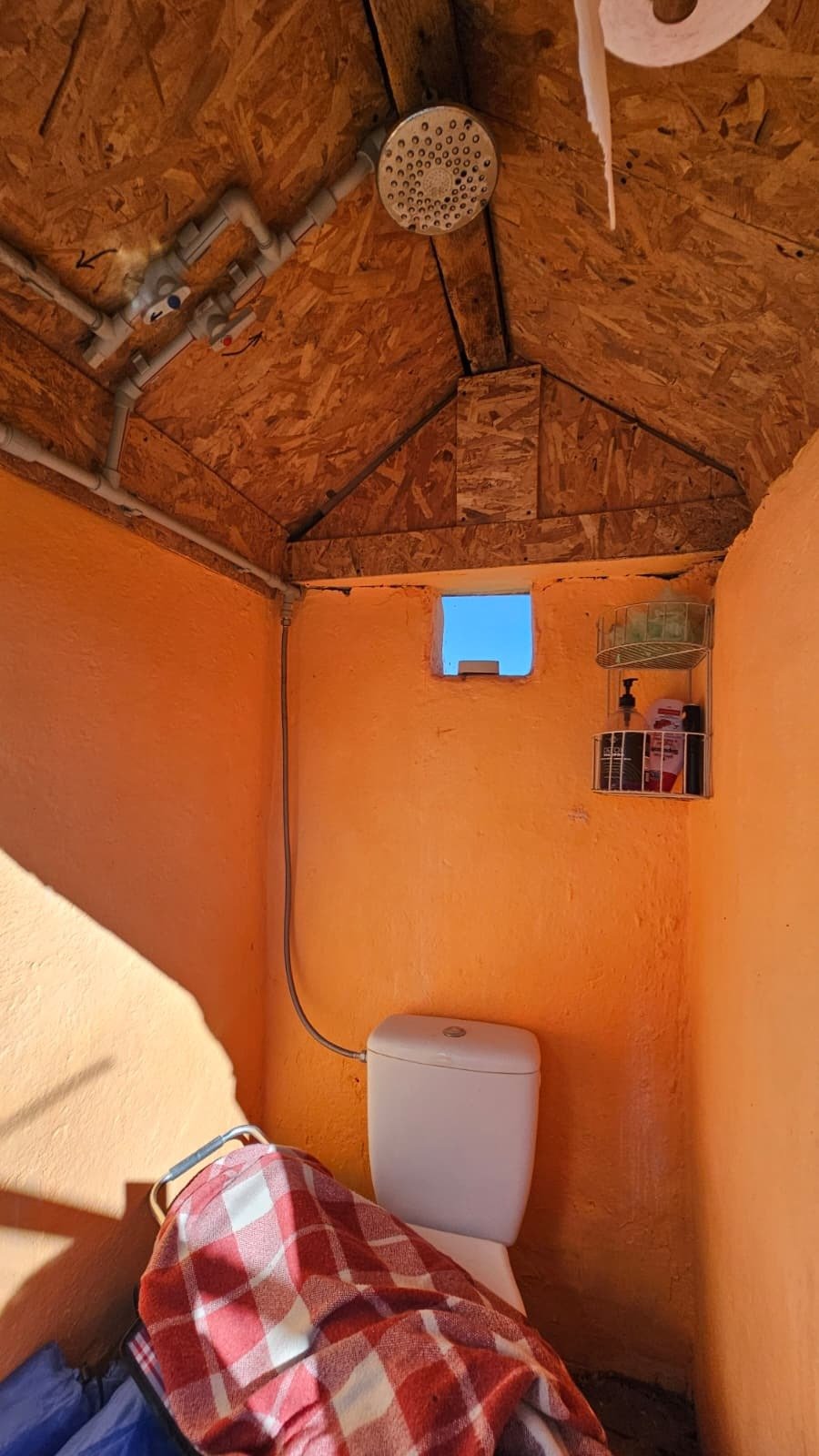 Haus mit Nebengebäude im Dorf Dyulevo Bulgarien