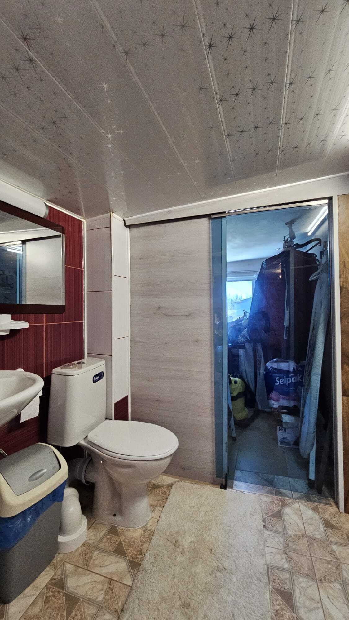 Haus mit Nebengebäude im Dorf Dyulevo Bulgarien